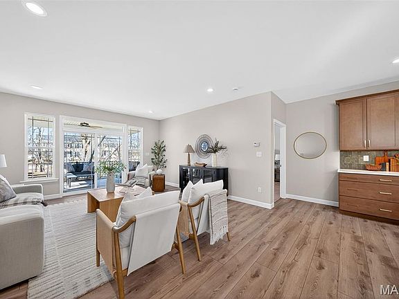 4th image of 703 Barnwood Hill Dr