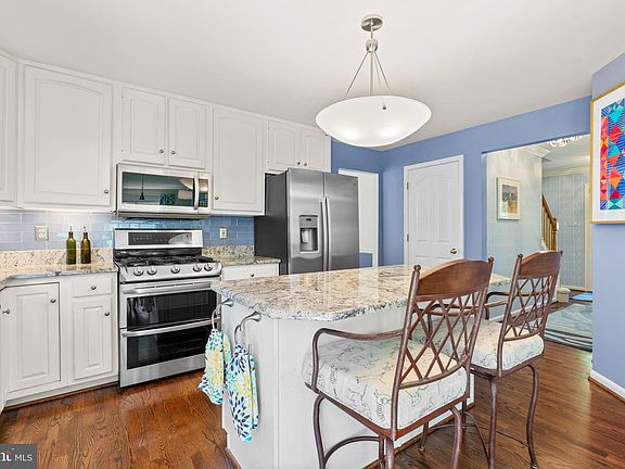 4th image of 18462 Crownsgate Cir