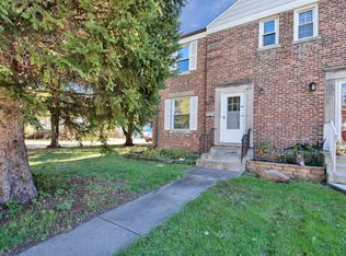 9021 Southview Ave, Brookfield, IL 60513