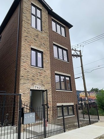 1st image of 742 N Avers Ave #1