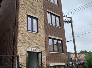 742 N Avers Ave #1, Chicago, IL 60624