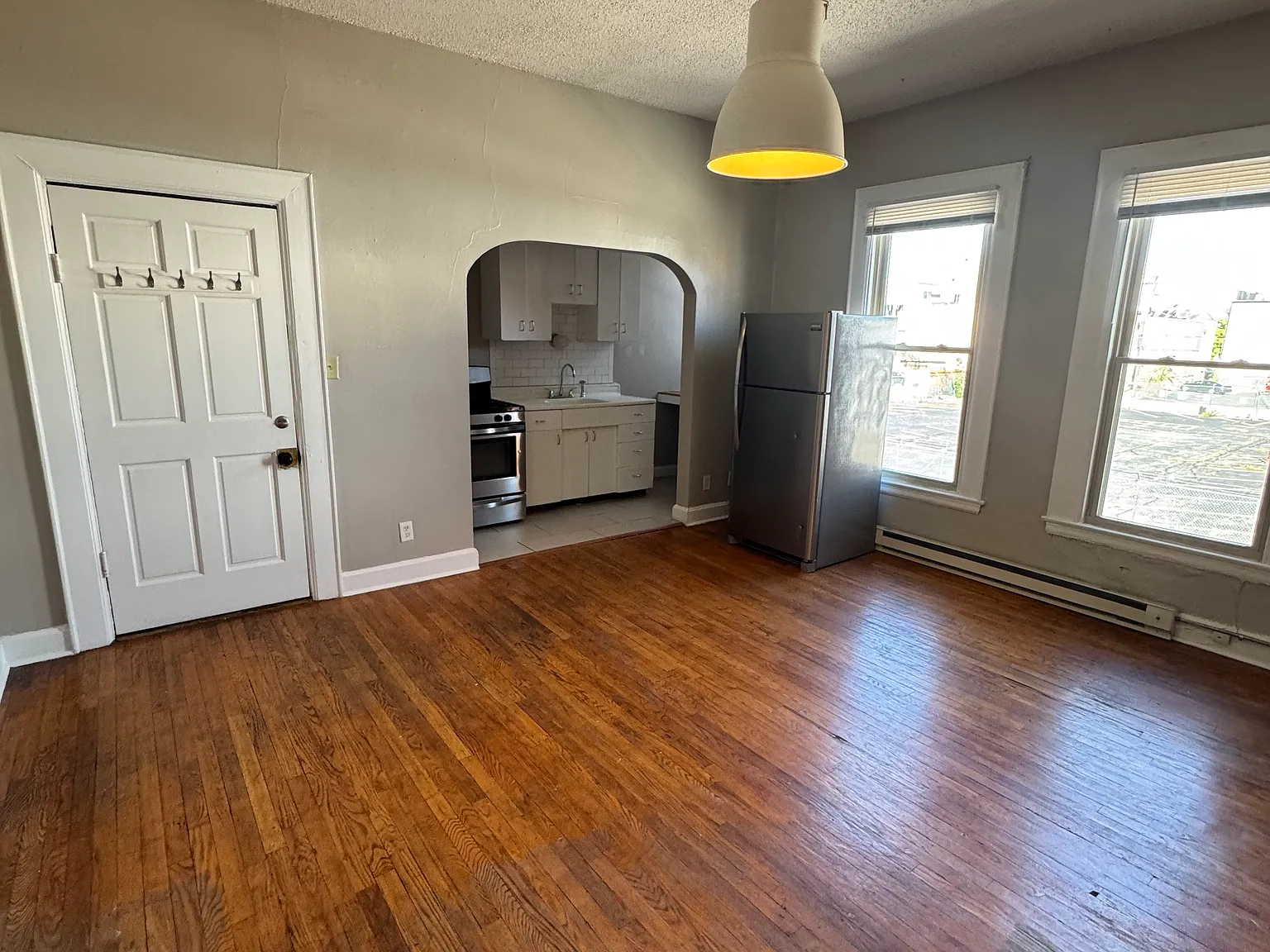 1 bed, 600 sqft, $1,000 — Photo 3