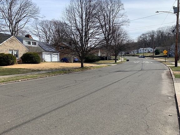 4th image of 151 Curtis Dr