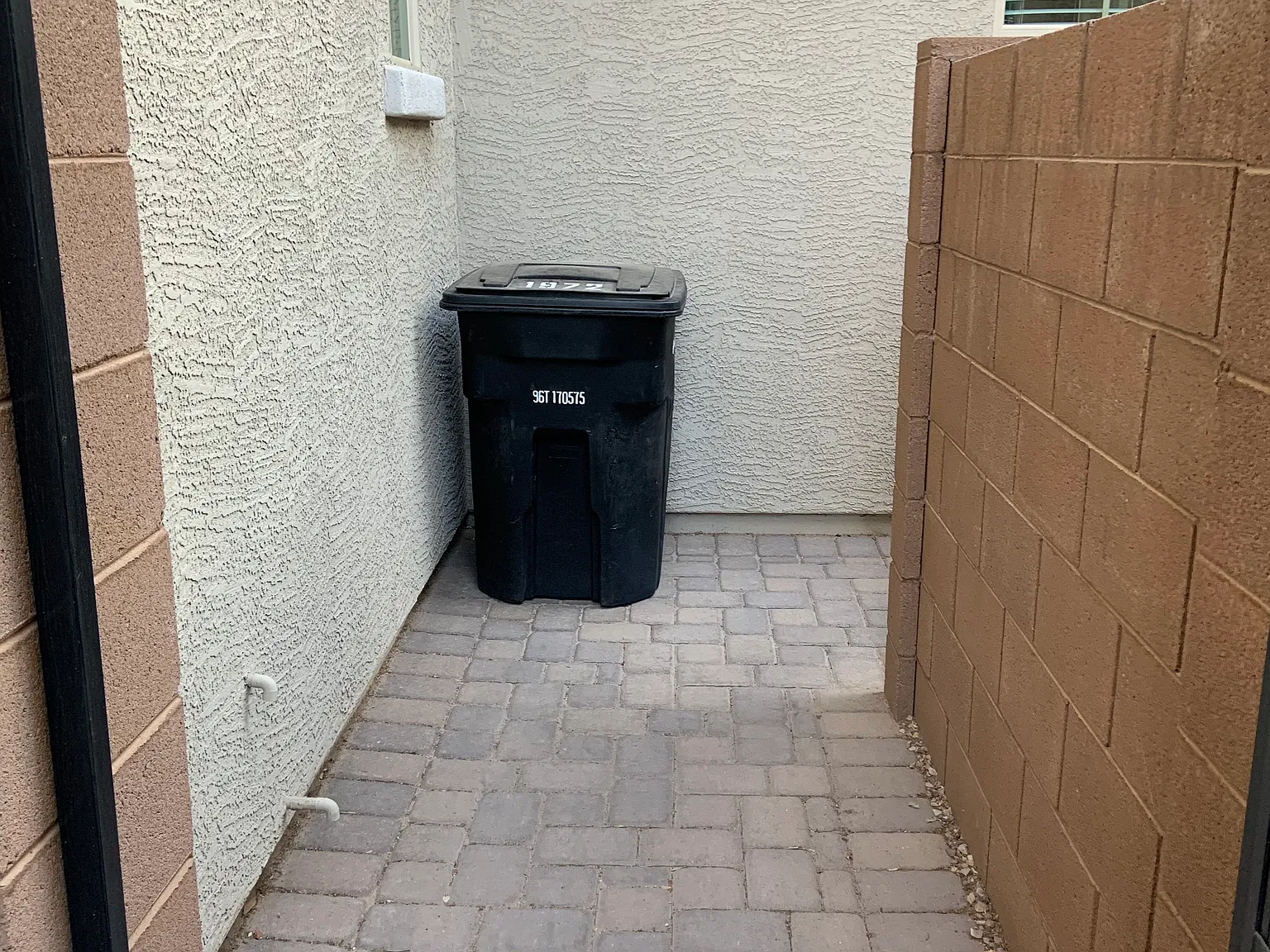 3 bed, 2.5 bath, 2000 sqft, $2,500 — Photo 4