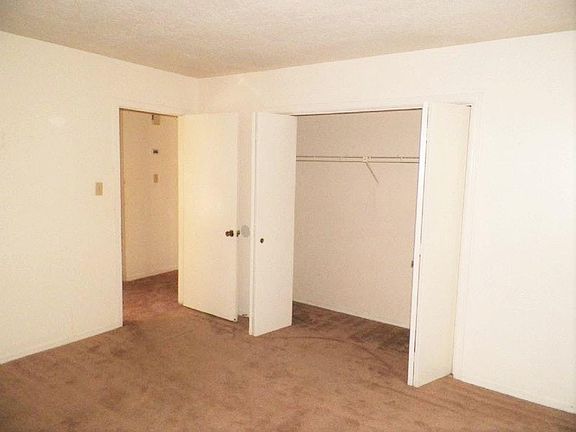 3rd image of 6838 NW Willow Springs Dr