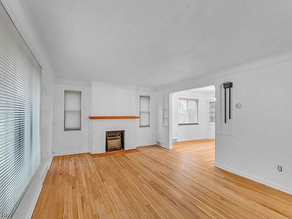 5th image of 3098 Warren Rd