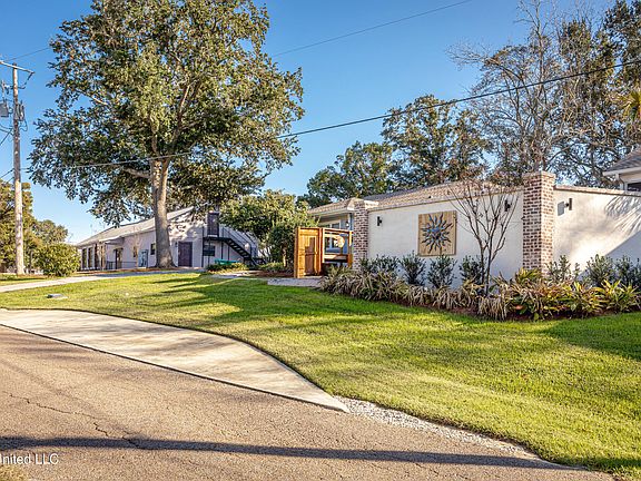 3rd image of 736 Signal St