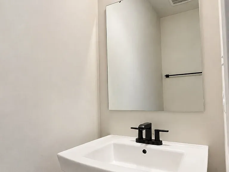12 - Half bathroom_06052026