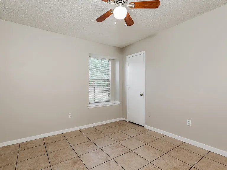 4946 Hanging Oak Dr — Photo 13