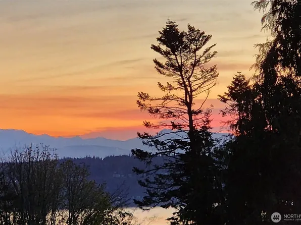 286 Parkside Drive, Camano Island, WA 98282