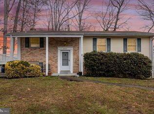 2400 Alden Ct, Woodbridge, VA 22192