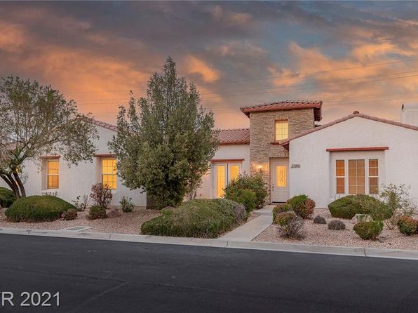 On A Half Acre Lot Las Vegas Real Estate 11 Homes For Sale Zillow