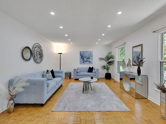 3rd image of 62 Aberfeldy Cres