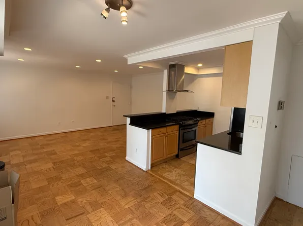 2911 Charing Cross Rd APT 6, Falls Church, VA 22042