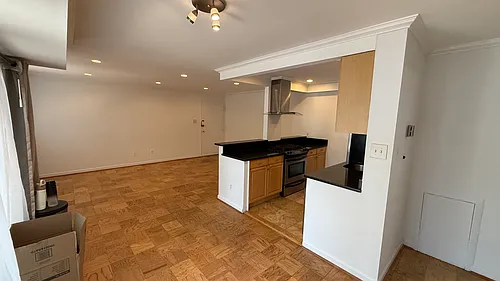2911 Charing Cross Rd #6 Photo 1