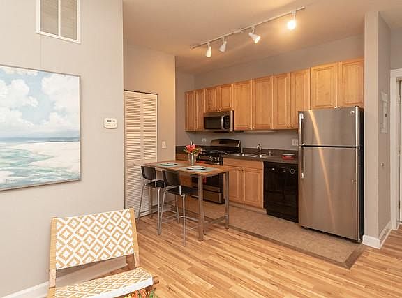 5th image of 925 W Dakin St #147858d77