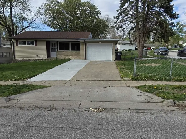 4902 Valley St, Omaha, NE 68106