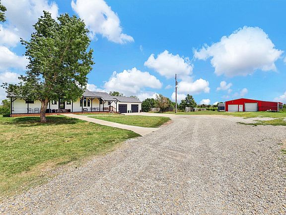 2nd image of 300 SE 40th St