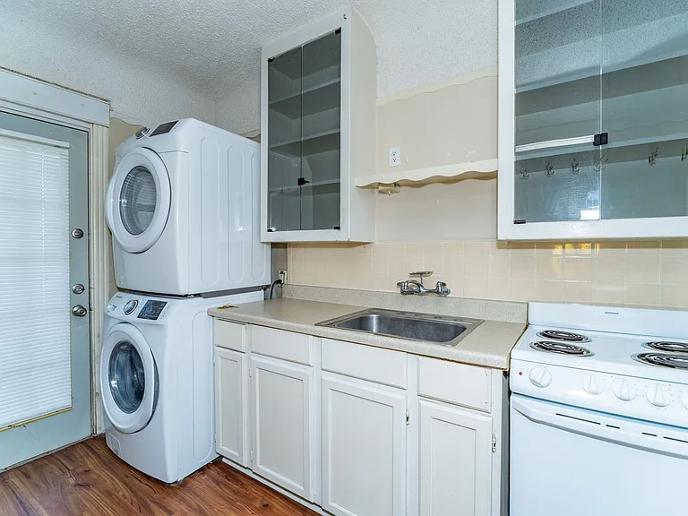 706 W French Pl #3 — Photo 10