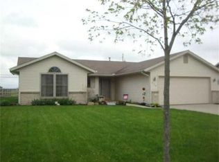 220 Meadow Rd, Archbold, OH 43502