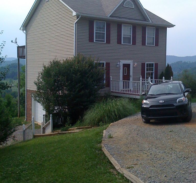 1st image of 190 Parker Ln
