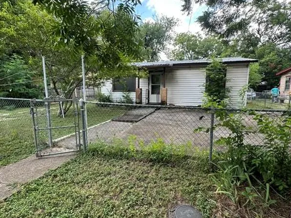 1127 Mark St #D, Austin, TX 78721
