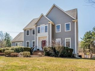 25 Prospect St, Upton, MA 01568