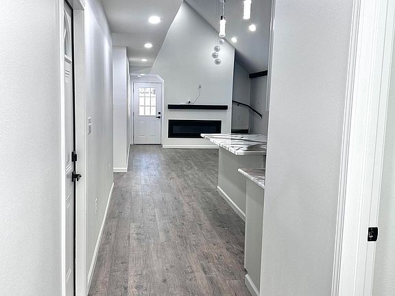 4th image of 4614 W 30th St