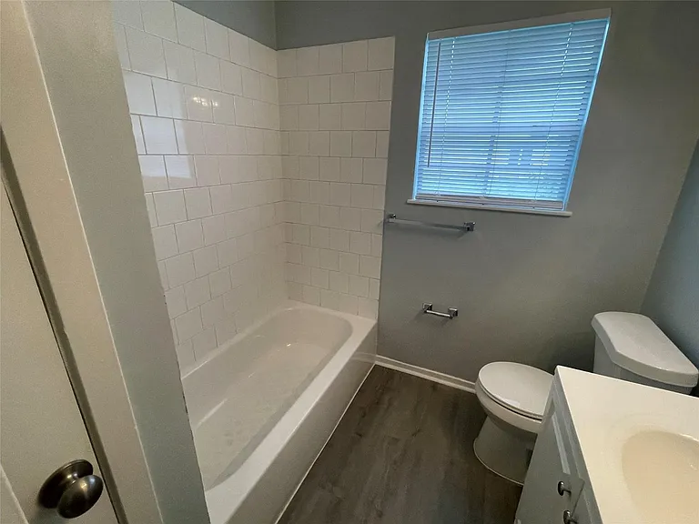 5736 Aton Ave — Photo 16