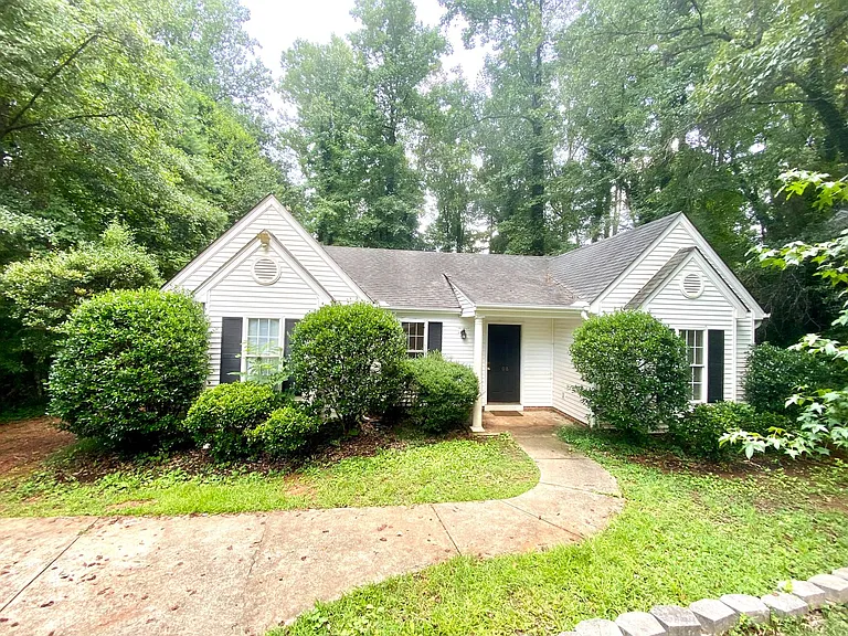 108 Pine Ridge Ln — Photo 1