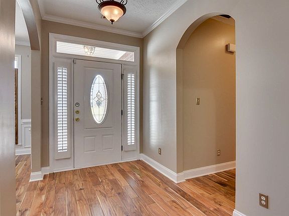 2nd image of 934 Woody Hill Cir