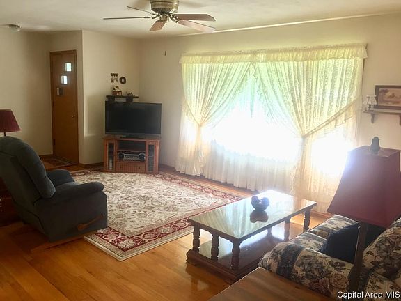5th image of 706 S 10th St