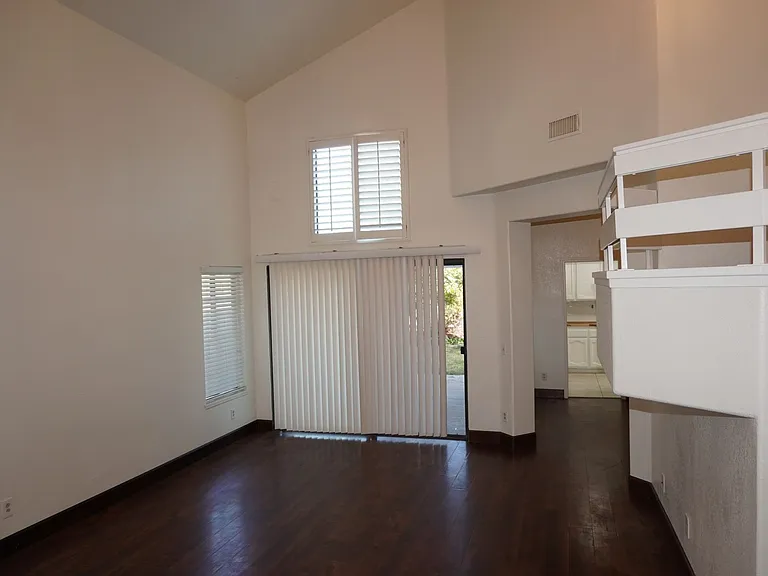 10386 Meadow Creek Dr — Photo 5