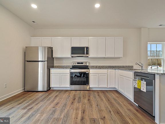 4th image of 15 A New St