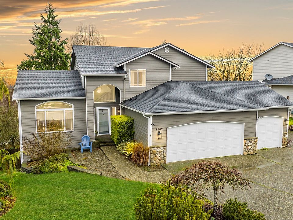 1st image of 8202 77th Avenue NE
