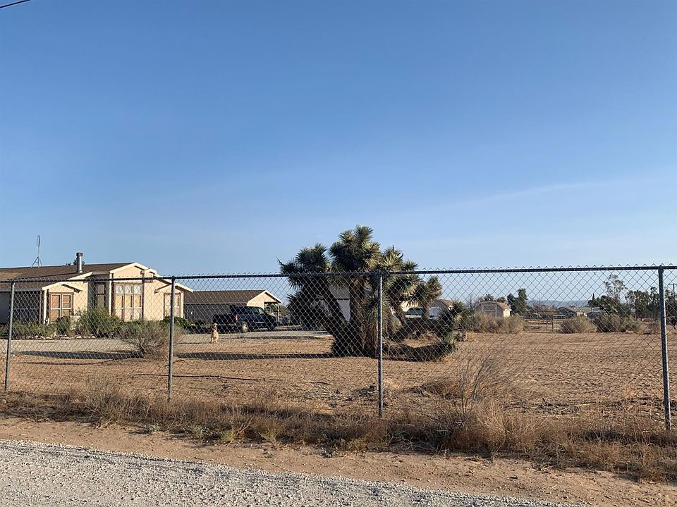 2nd image of 6426 Avenal St