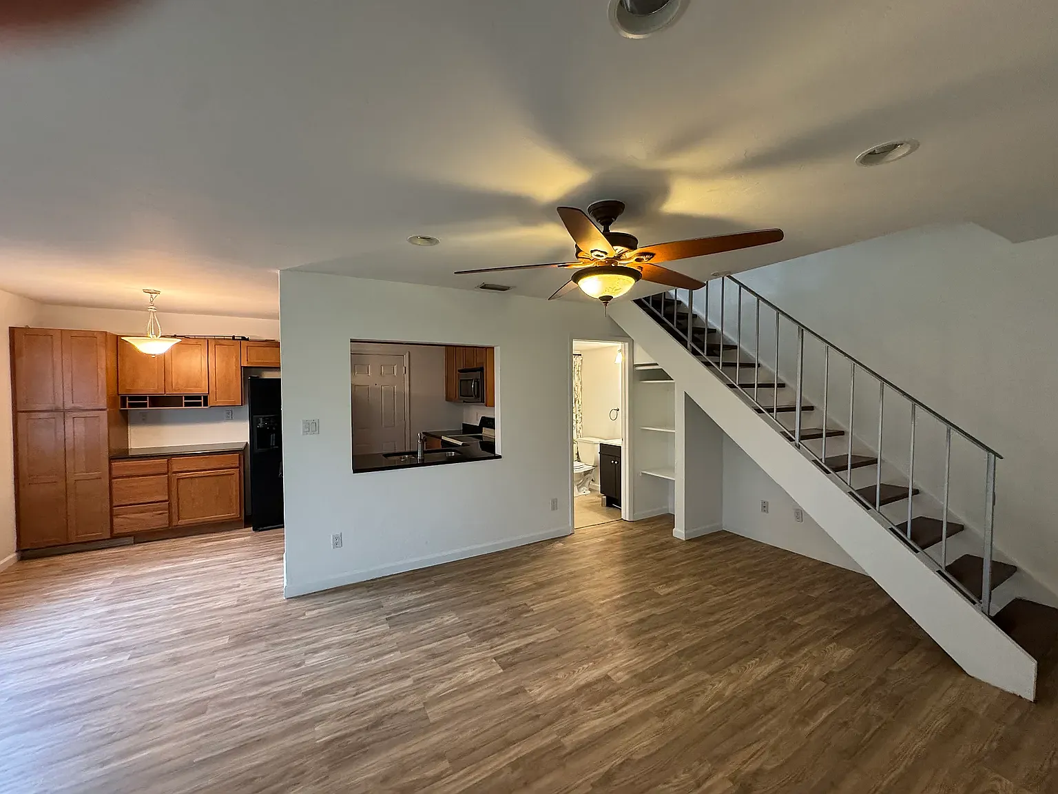 2 bed, 1.5 bath, 896 sqft, $1,400 — Photo 4