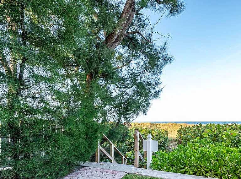 901 Bermuda Gardens Rd #2 — Photo 27