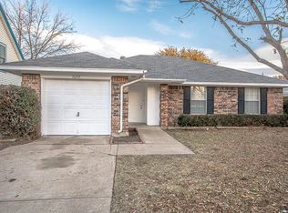 1653 Independence Rd, Blue Mound, TX 76131