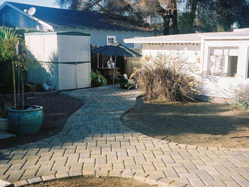 2nd image of 1048 Trinity Ave