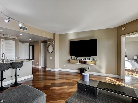 2nd image of 322 Karen Ave Unit 1504