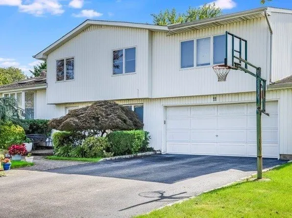 11 Sullivan Drive, Jericho, NY 11753