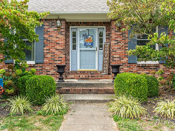 2nd image of 204 Hawthorne Dr