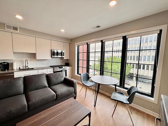 Living Room/Dining
