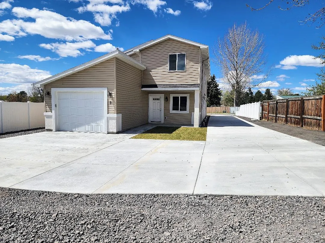 3 bed, 2.5 bath, 1287 sqft, $1,650 — Photo 2