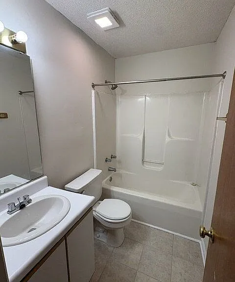 4134 Bridge Ct #B — Photo 8
