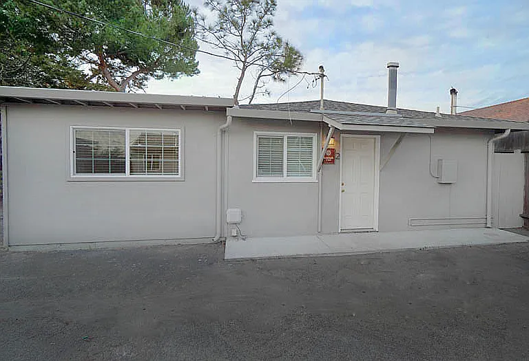22681 E Cliff Dr — Photo 3