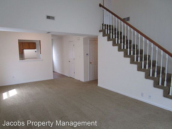 5th image of 2401 Northampton Dr