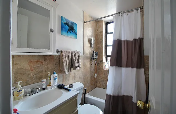 Rented by Julianna Realty Corp | media 14