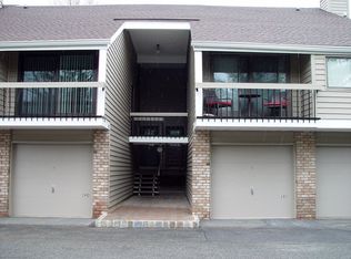 139 Overlook Dr, Clinton, NJ 08809